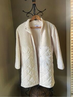 Athleta Girl Beige So Toasty Tugga Sherpa Metallic Coat Size US/Med